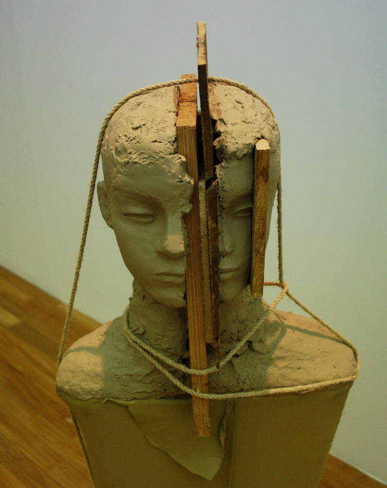 GAM - EROI_09.JPG - MARC MANDERS - Volkel 1968 - FIGURE WITH BOOK AND FAKE DICTIONARIES (2009)